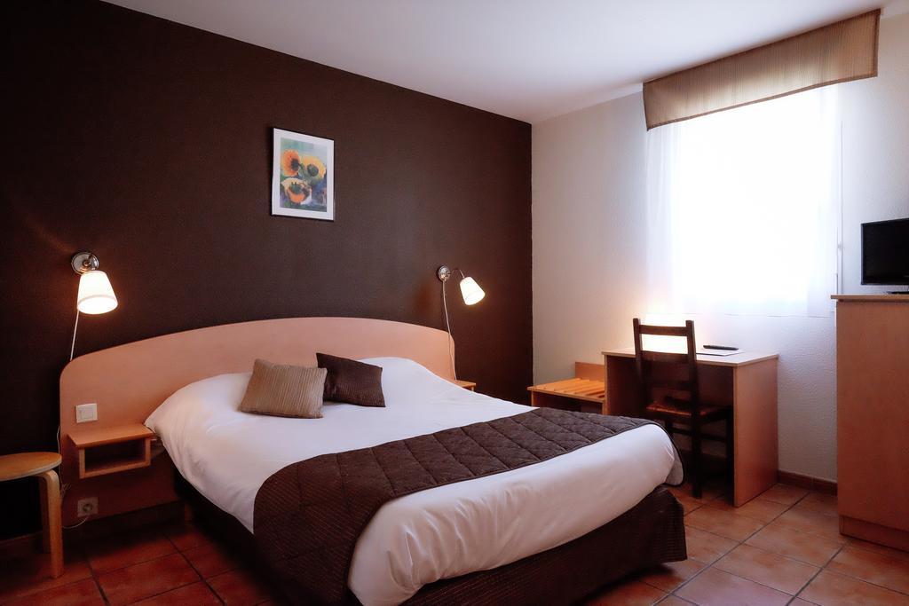 Nailloux Logis Hotel - Auberge Du Pastel - Hotel 3 Etoiles Et Restaurant מראה חיצוני תמונה